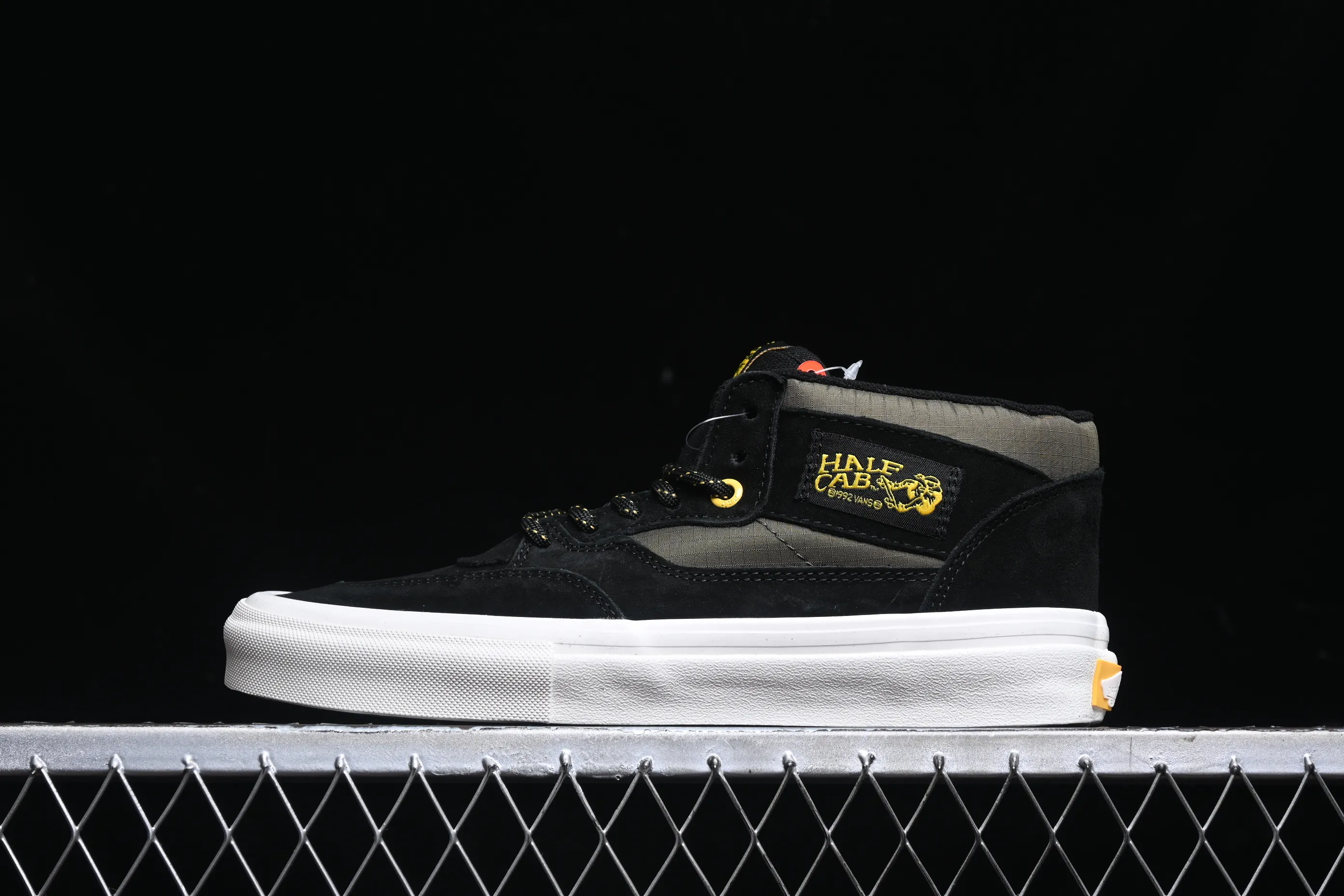 All categories Vans Vans series Vans Mid Vans China Vans Half Cab Pro Vans official retro casual simple versatile skateboard shoes VN0A38CP0QG